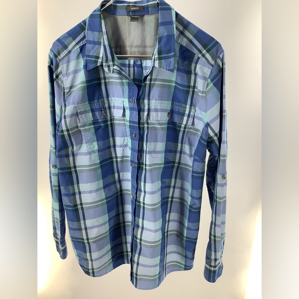 Eddie Bauer women’s outdoor shirt 2XL blues and gray long sleeve button front.